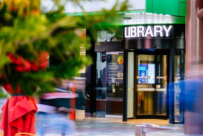 Dandenong Library Entrance_1.jpg 